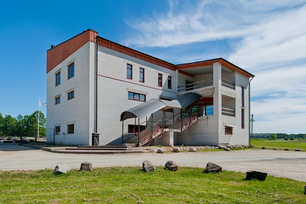 Veskisilla Hotel Türi Kültér fotó